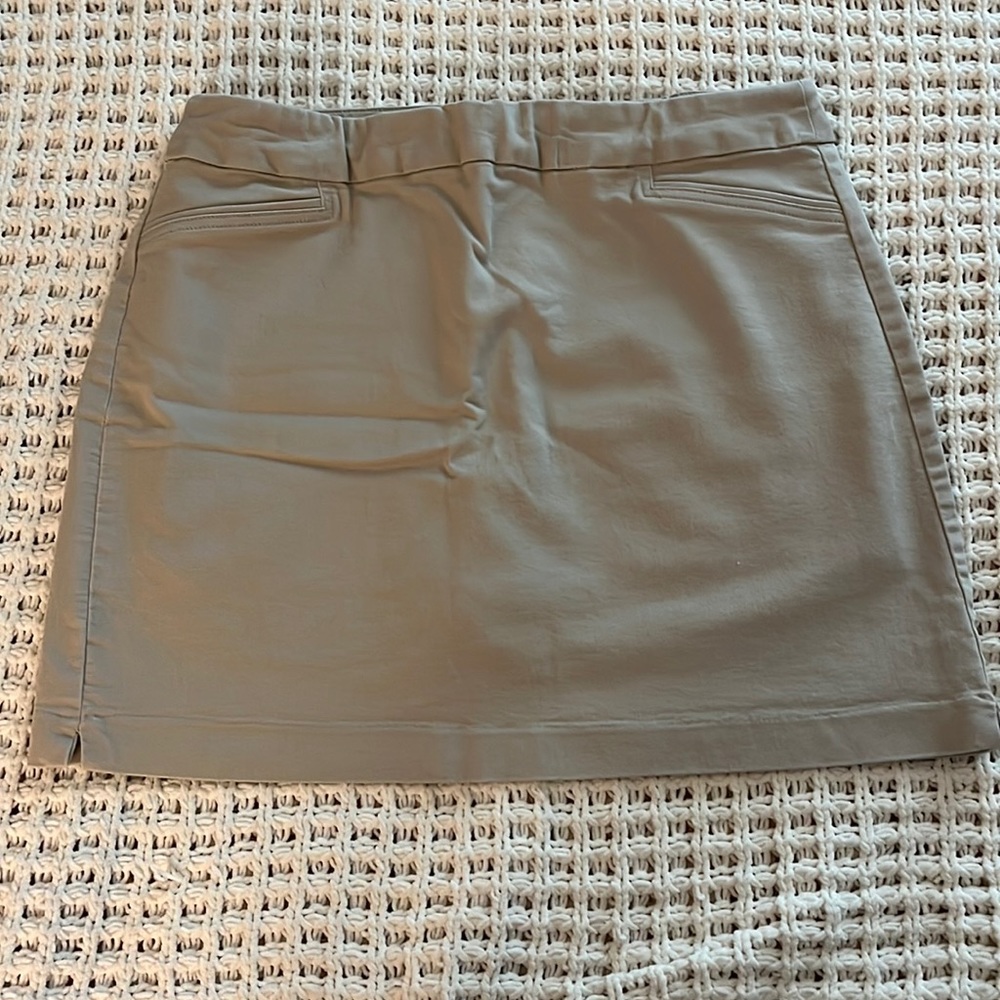 Croft & Barrow stretch skort size 12 regular color tan